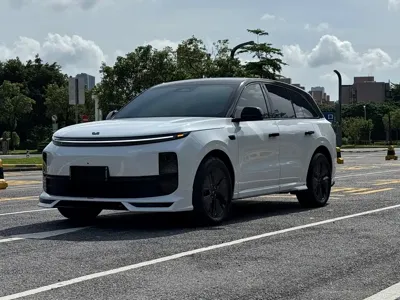 Li Auto Li L6 · 2025 год