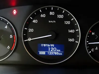Hyundai Starex 2019, 123780 км, за 7794.32 USD - фото 11