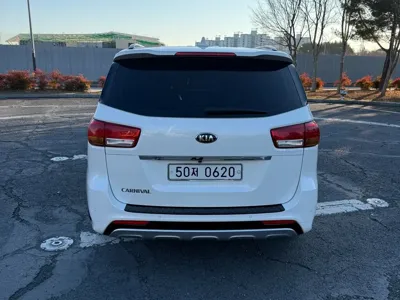 Kia Canival 2016, 250310 км, за 5165.56 USD