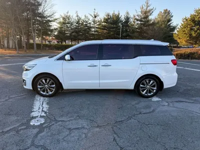 Kia Canival 2016, 250310 км, за 5165.56 USD