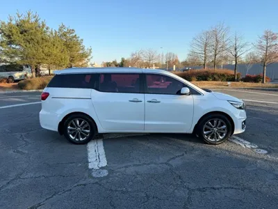 Kia Canival 2016, 250310 км, за 5165.56 USD