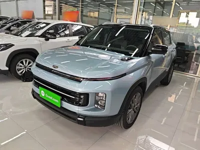 Geely ICON 2025, 2300 км, за 10816.08 USD