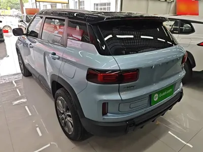 Geely ICON 2025, 2300 км, за 10816.08 USD