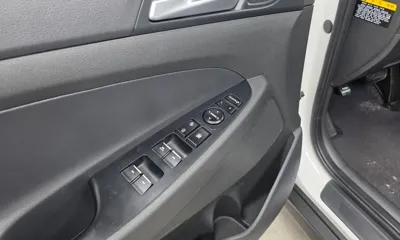 Hyundai Tucson 2019, 99575 км, за 8855.19 USD - фото 29