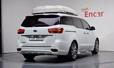 Kia Canival 2019, 81963 км, за 10043.32 USD