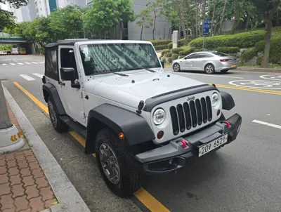 Jeep Wrangler 2014, 180000 км, за 7032.62 USD