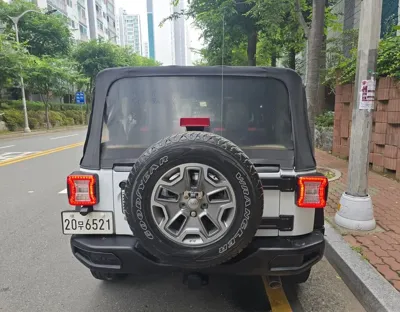 Jeep Wrangler 2014, 180000 км, за 7025.77 USD - фото 13