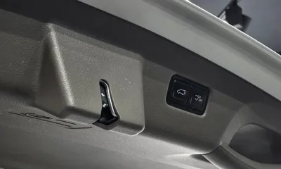 Kia Canival 2023, 89820 км, за 22794.84 USD - фото 20
