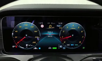 Mercedes-Benz E-Class 2023, 89878 км, за 24446.64 USD - фото 8