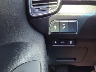 Hyundai Grandeur 2017, 166392 км, за 6837.27 USD - фото 16