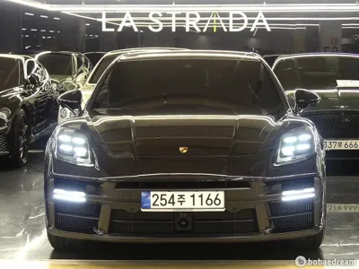 Porsche Panamera · 2025 год
