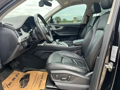Audi Q7 2017, 140000 км, за 21453.38 USD