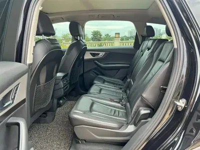 Audi Q7 2017, 140000 км, за 21453.38 USD