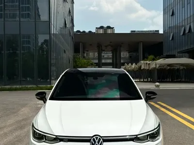 Volkswagen Golf 2024, 41000 км, за 16009.11 USD