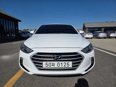 Hyundai Avante 2016, 100030 км, за 6381.45 USD