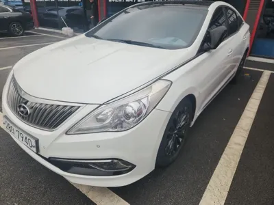Hyundai Grandeur 2013, 171600 км, за 3843.65 USD