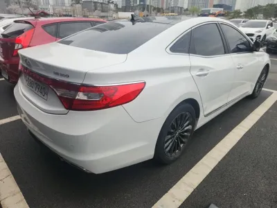 Hyundai Grandeur 2013, 171600 км, за 3843.65 USD
