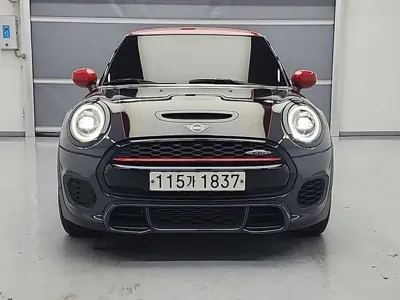 MINI Cooper 2020, 108647 км, за 10510.32 USD