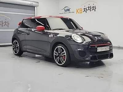 MINI Cooper 2020, 108647 км, за 10510.32 USD