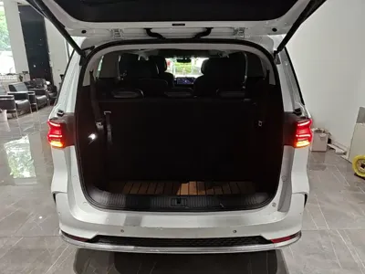 Roewe iMAX8 2021, 82100 км, за 11642.42 USD - фото 19