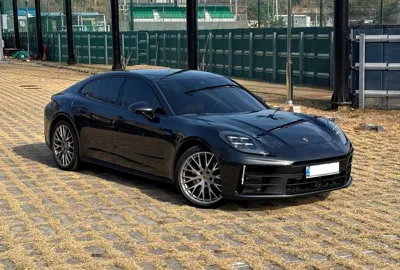 Porsche Panamera 2024, 4700 км, за 111713.46 USD