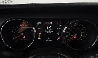 Jeep Wrangler 2023, 39452 км, за 28573.29 USD - фото 8
