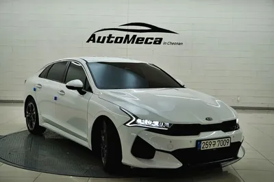 Kia K5 2021, 59733 км, за 13121.96 USD