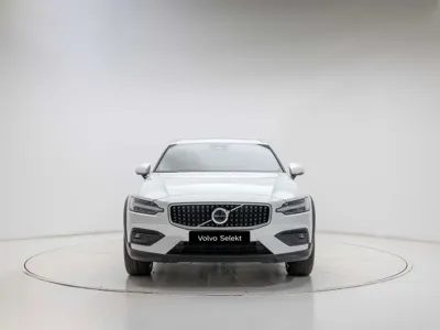 Volvo V60 2026, 81 км, за 34134.17 USD