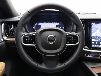Volvo V60 2026, 81 км, за 34134.17 USD - фото 12