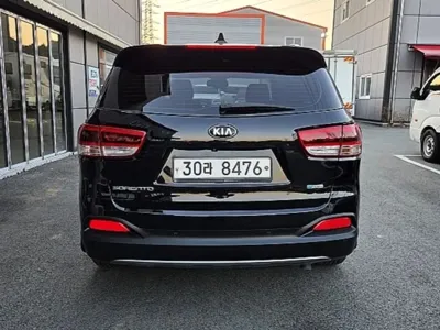 Kia Sorento 2015, 159651 км, за 8192.93 USD