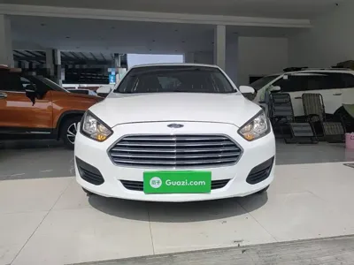 Ford Escort 2021, 39500 км, за 5561.99 USD