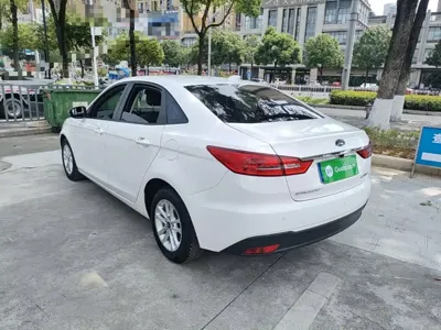 Ford Escort 2021, 39500 км, за 5561.99 USD