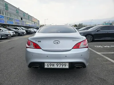 Hyundai Genesis 2011, 181404 км, за 2511.9 USD