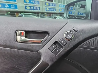 Hyundai Genesis 2011, 181404 км, за 2511.9 USD - фото 16