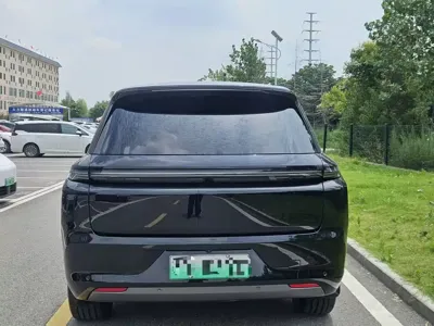 Li Auto Li L8 2024, 68000 км, за 29174.32 USD