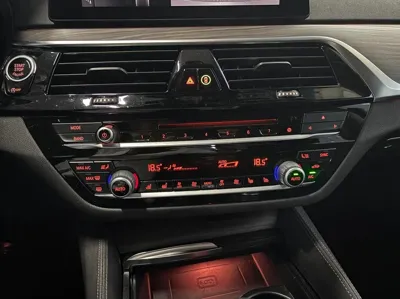 BMW 5-Series 2019, 64434 км, за 16410.66 USD - фото 9
