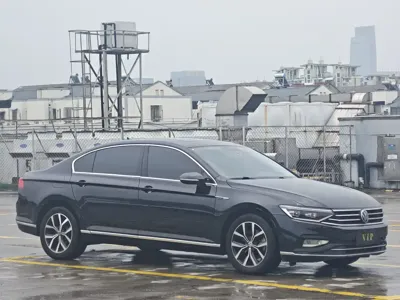 Volkswagen Magotan 2021, 60000 км, за 11509.61 USD