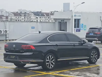 Volkswagen Magotan 2021, 60000 км, за 11509.61 USD