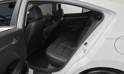 Hyundai Avante 2018, 54775 км, за 7225.43 USD - фото 11