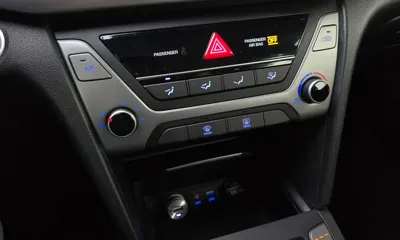 Hyundai Avante 2018, 54775 км, за 7225.43 USD - фото 18
