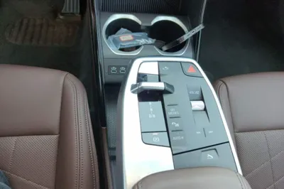 BMW iX1 2025, 8400 км, за 25069 USD - фото 16