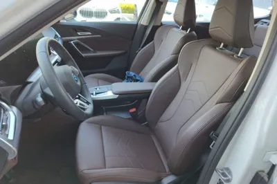 BMW iX1 2025, 8400 км, за 25069 USD - фото 17