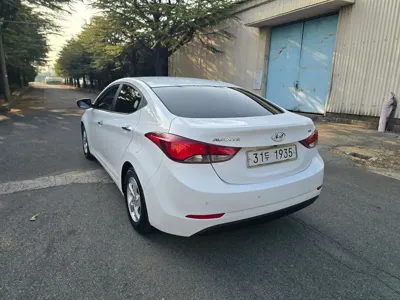 Hyundai Avante 2016, 143547 км, за 3705.39 USD
