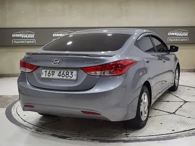 Hyundai Avante 2012, 105100 км, за 2297.49 USD