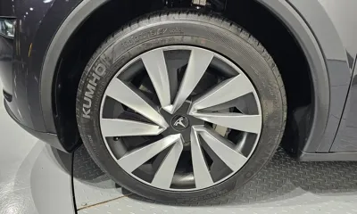 Tesla Model Y 2025, 29698 км, за 41929.39 USD