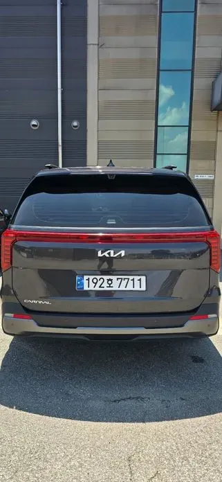 Kia Canival 2025, 81383 км, за 7542.34 USD