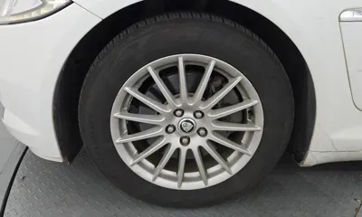 Jaguar XF 2013, 201295 км, за 1850.87 USD