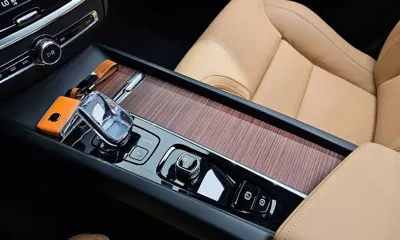 Volvo V60 2025, 6573 км, за 33478.5 USD - фото 9