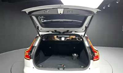 Volvo V60 2025, 6573 км, за 33478.5 USD - фото 20
