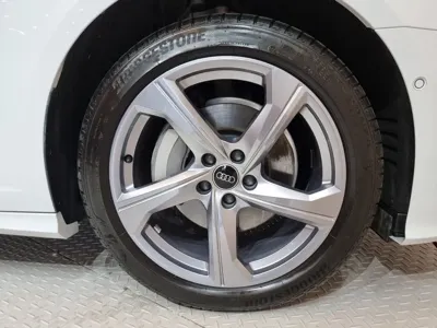 Audi A6 2025, 2372 км, за 35034.4 USD